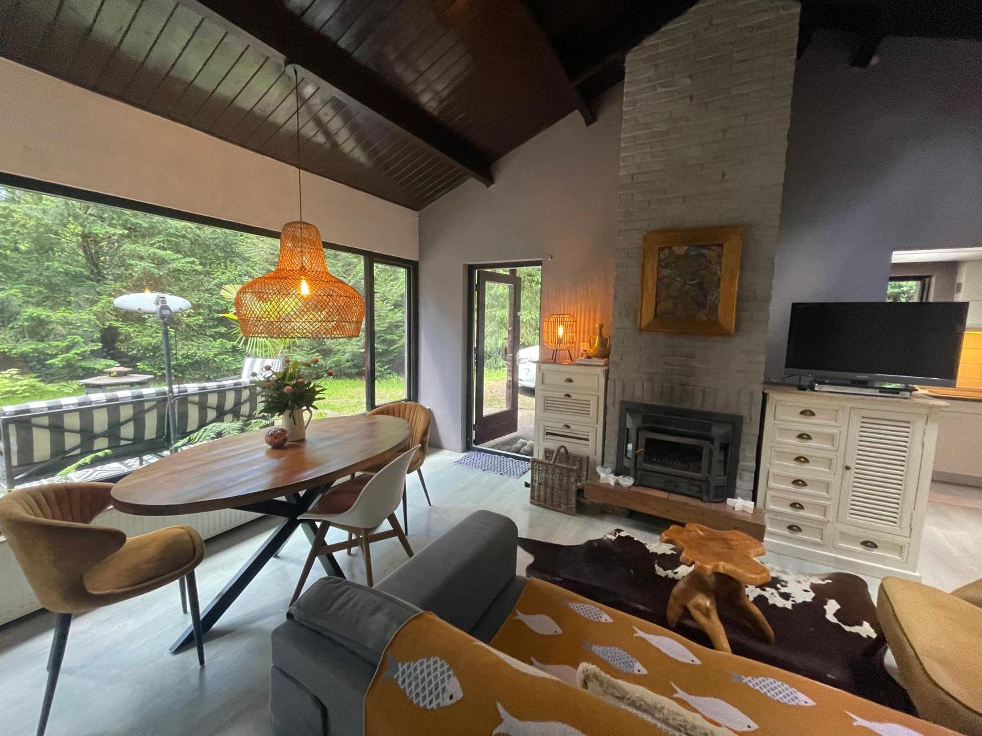 בארן Magical Cottage In The Woods מראה חיצוני תמונה
